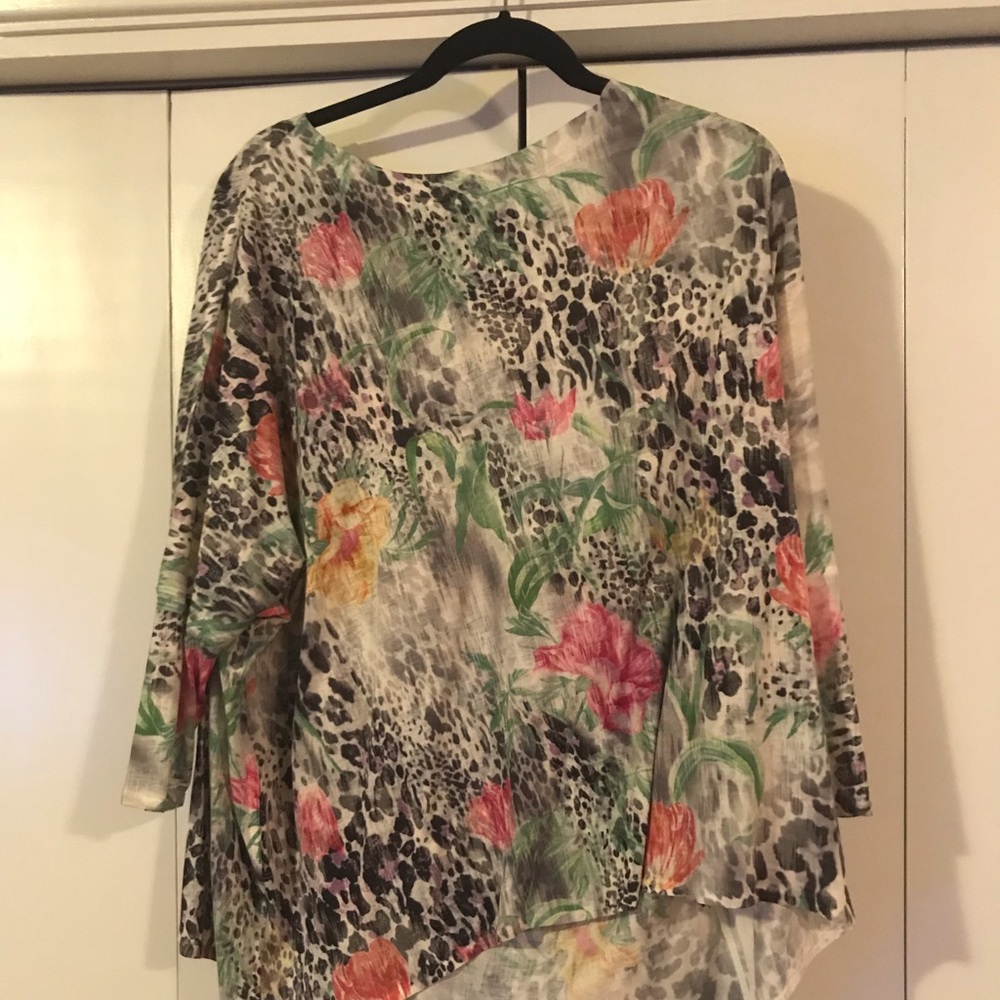 Nally and Millie Flower design 3/4 sleeve shirt